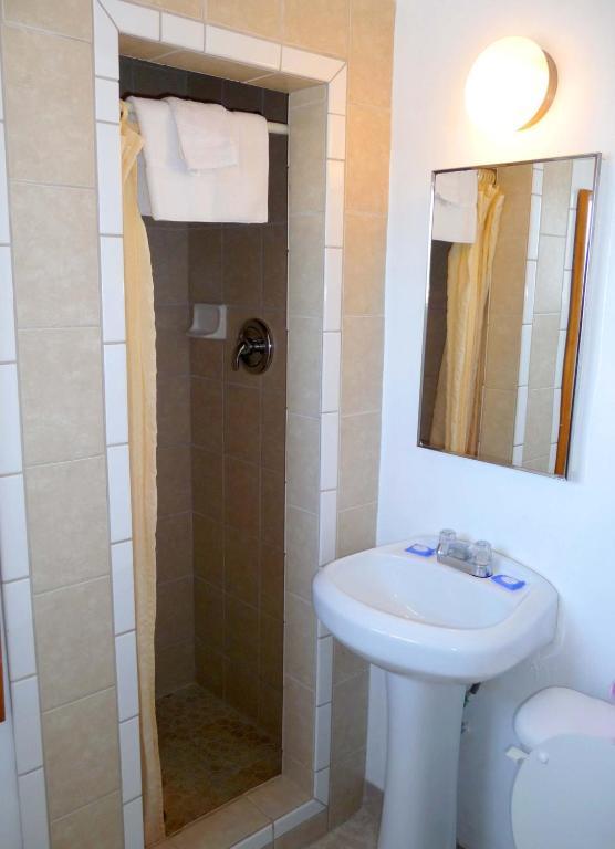 Bayshore Inn Ventura Room photo