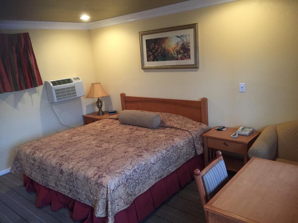 Bayshore Inn Ventura Room photo